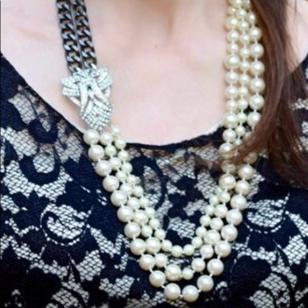S&D [V] 2-in-1 Elegantly Edgy Daisy Pearl & Hematite Statement NecklaceB… - Picture 6 of 16